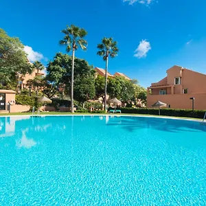 Apartamento Rentandhomes Golf Elviria, Marbella